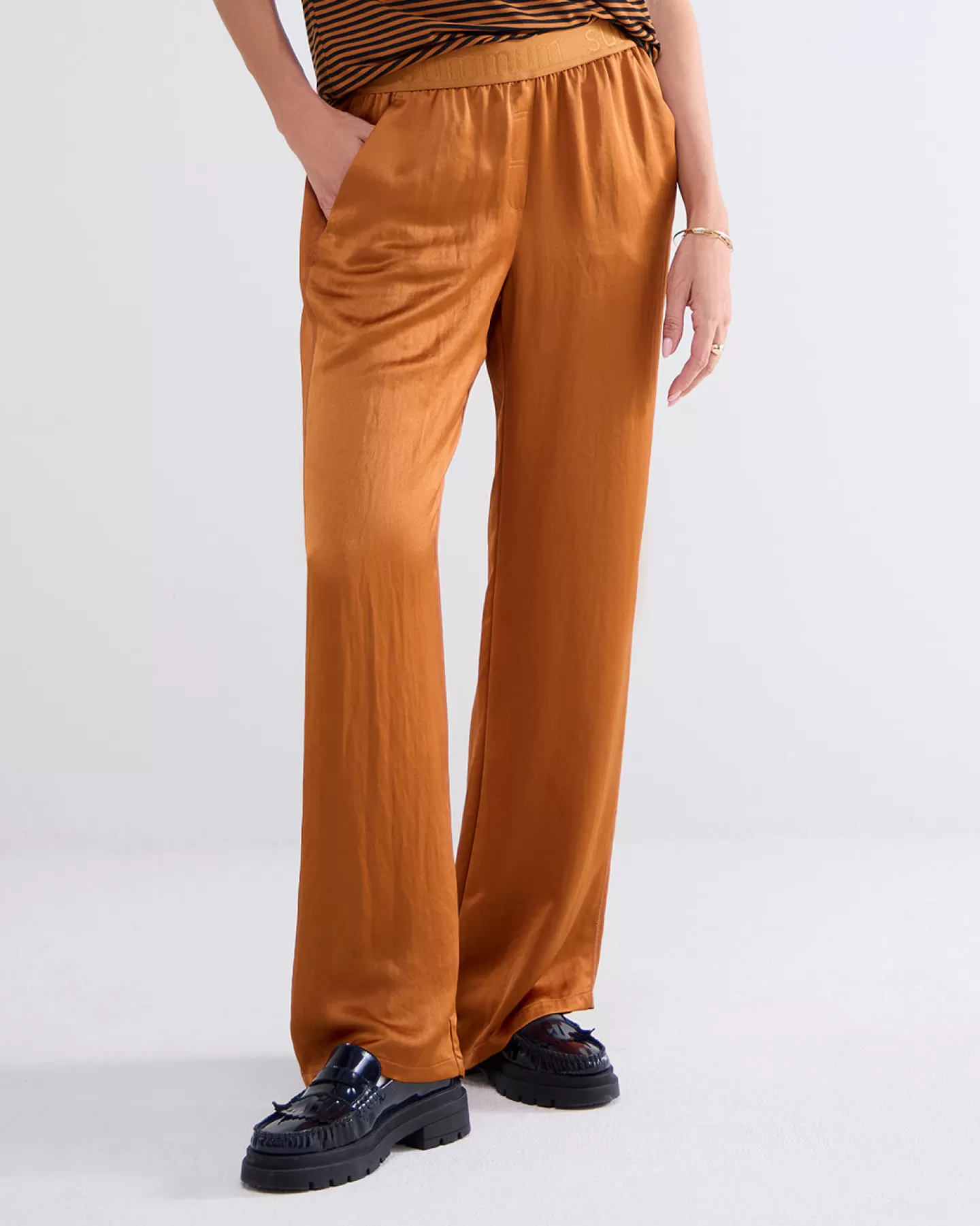 Broeken & Jumpsuits>Summum Glanzende Wijde Broek Bruin