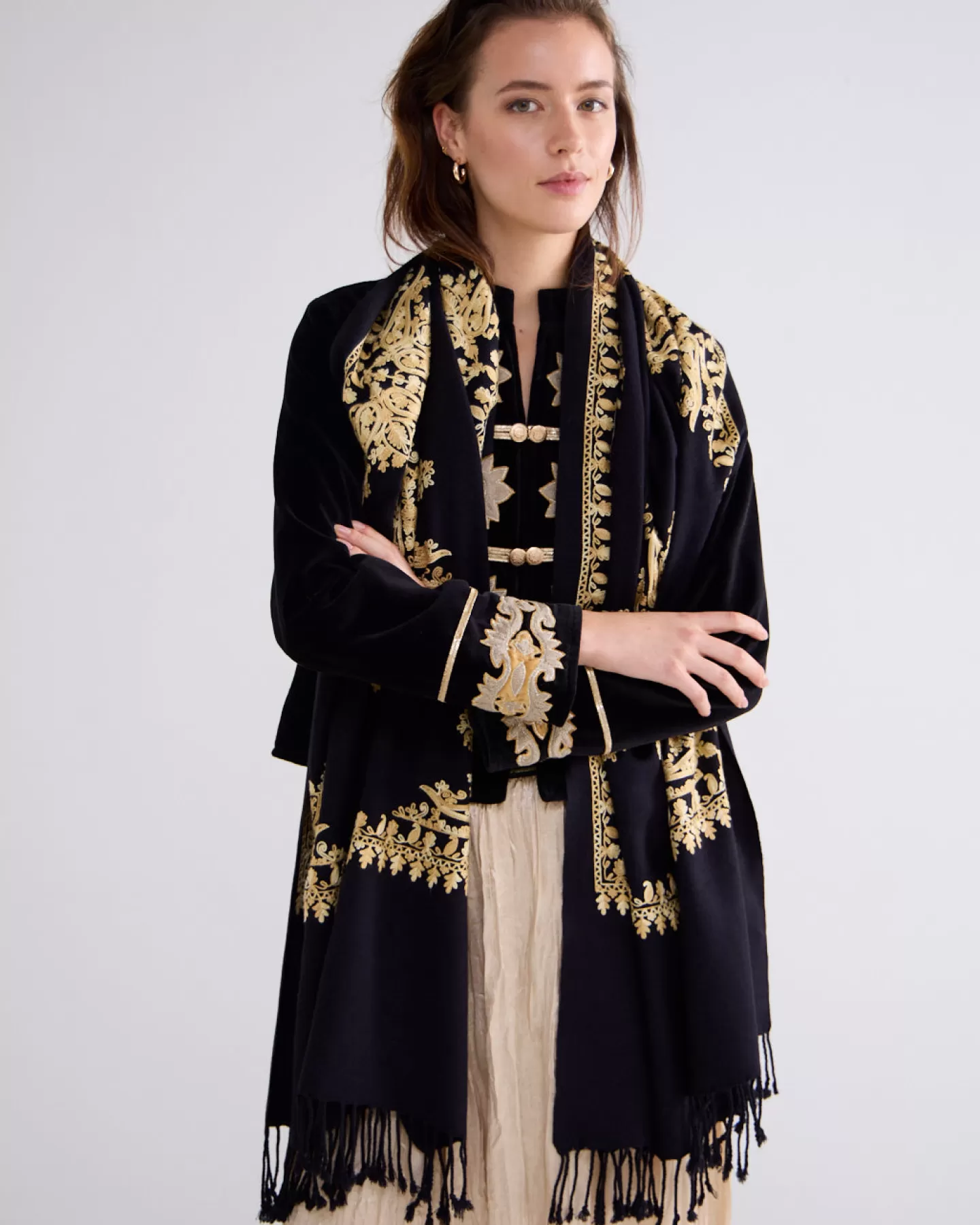 Accessoires>Summum Sjaal Gouden Borduur Zwart